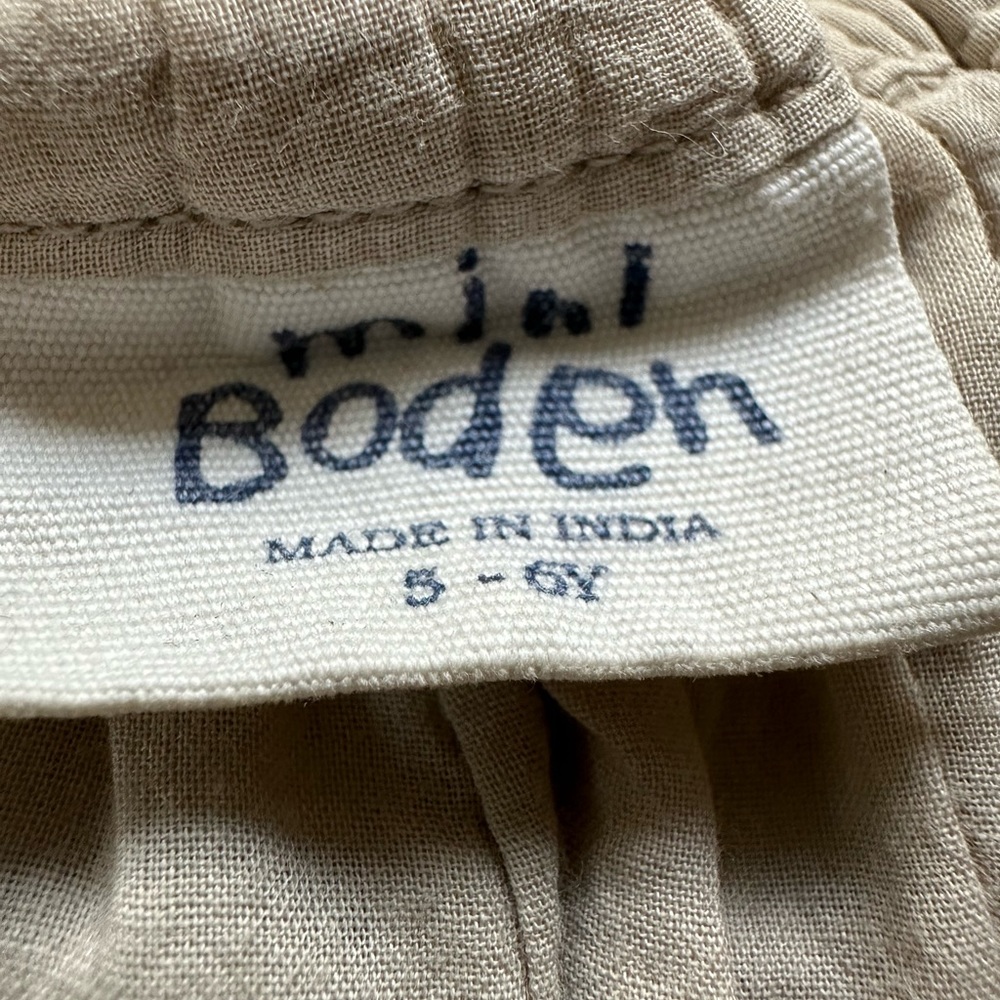 Mini Boden embroidered skirt, size 5/6 - Picture 7 of 8